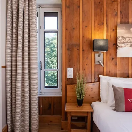 酒店 La Sapiniere 3*