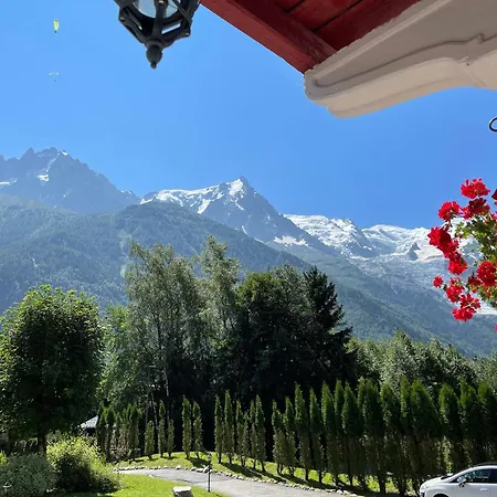 La Sapiniere Hotel